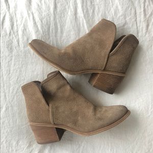 Hinge Suede Leather Tan Booties - Size 7